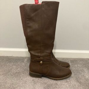 Life Stride brown boots